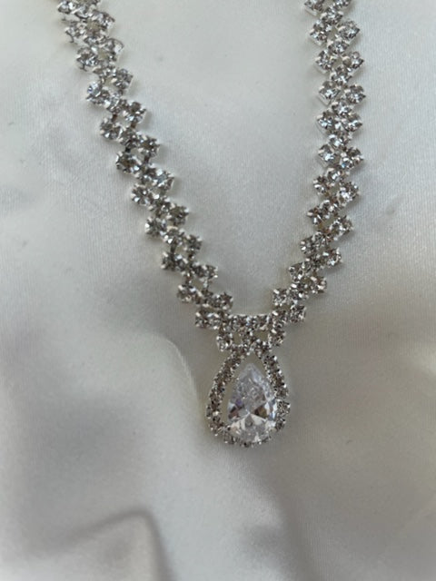 Valkyirie Bridal Necklace Set