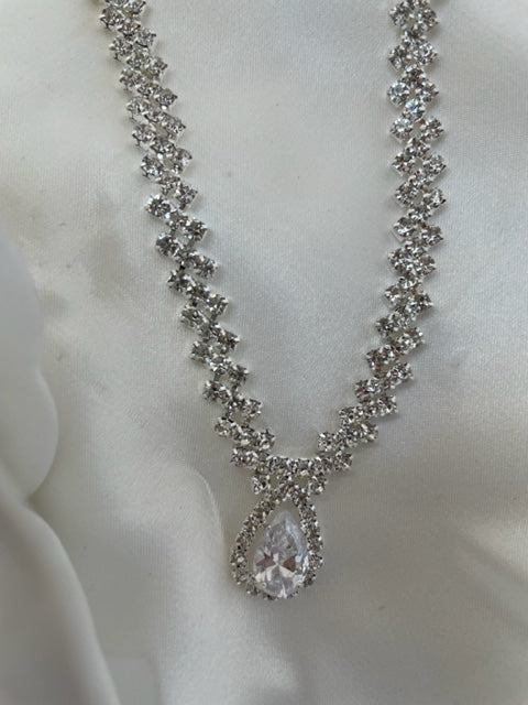 Valkyirie Bridal Necklace Set