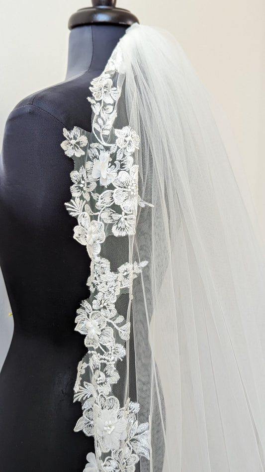 The Gwenyth Bridal Veil