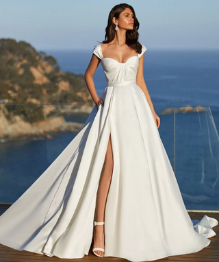 Pronovias: Dominique